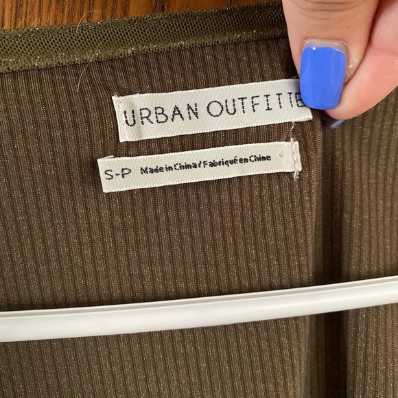 Urban outfitters size small Velour crop top - Picture 3 of 3